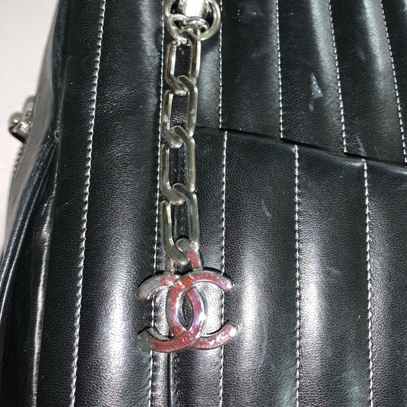 CHANEL black quilted lambskin CAMERA BAG purse - Picture 6 of 16